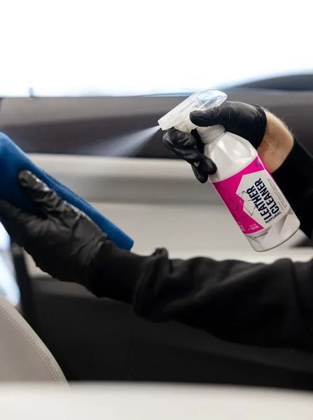 Очиститель для кожи Gyeon Q2M LeatherCleaner Natural 500мл 8809432677802 фото