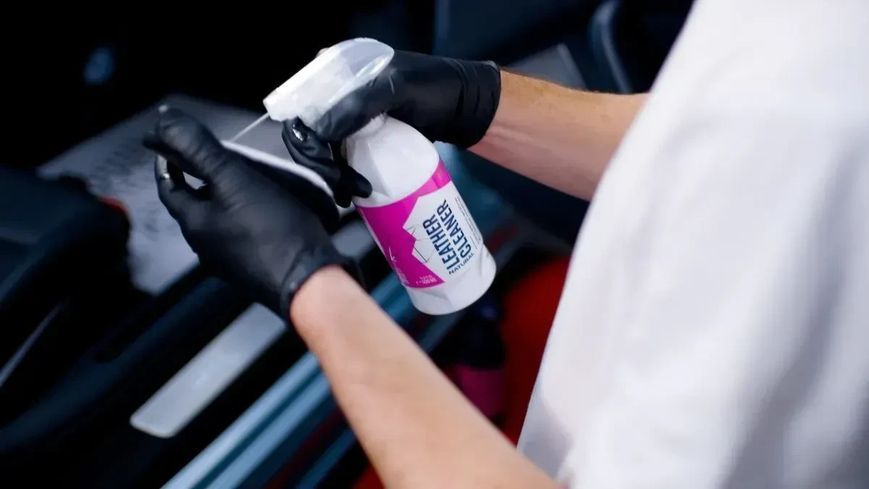 Очиститель для кожи Gyeon Q2M LeatherCleaner Natural 500мл 8809432677802 фото
